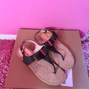 Michael KORS MEG MK SIGNATURE PVC LOGO BOW ESPADRILLES THONGS I LOVE SHOES